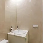 Lovelystay - Cozy 1br In Santa Catarina W/ Balcony * Porto