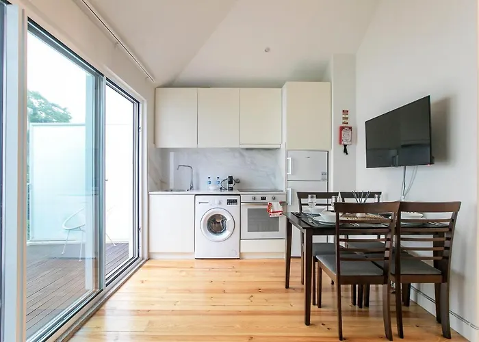 شقة Lovelystay - Cozy 1br In Santa Catarina W/ Balcony