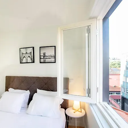 Апартаменты Lovelystay - Cozy 1br In Santa Catarina W/ Balcony *
