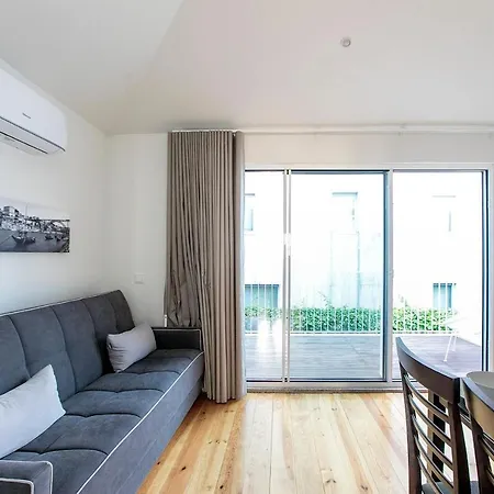 Lovelystay - Cozy 1br In Santa Catarina W/ Balcony Apartment *
