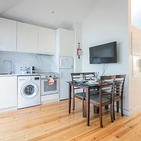 Lovelystay - Cozy 1br In Santa Catarina W/ Balcony Apartment