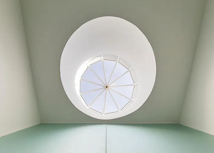 Lovelystay - Cozy 1br In Santa Catarina W/ Balcony